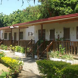 Isla Hayahay Beach Resort And Restaurant